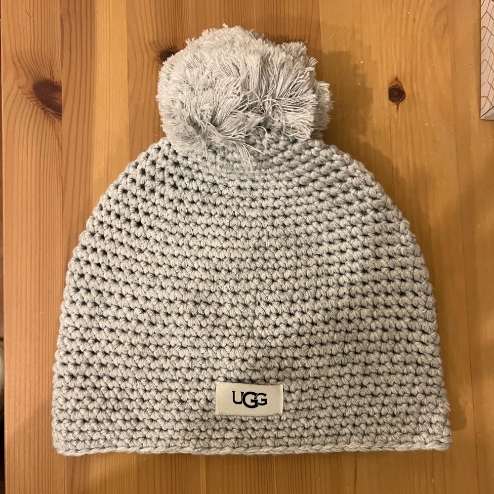 UGG Australia Knit Beanie W. Yarn Pom Pom Light Gray